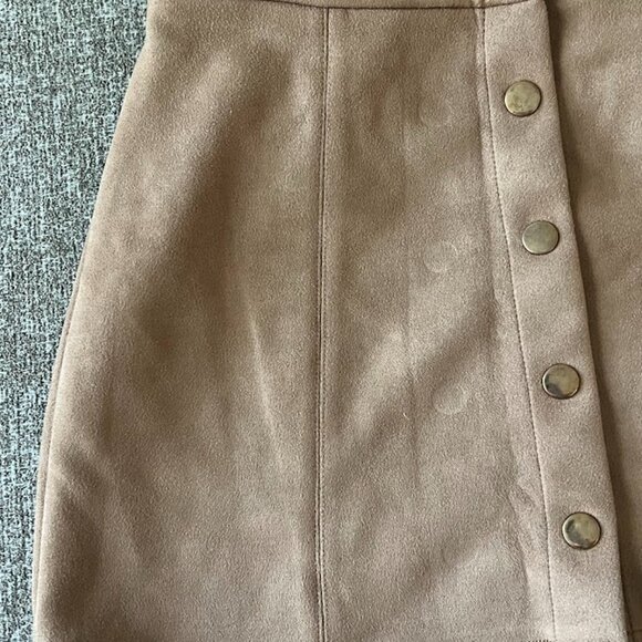 Forever 21 Tan Camel Faux Suede Elastic Waist Skirt Size 9/10 - Picture 4 of 12